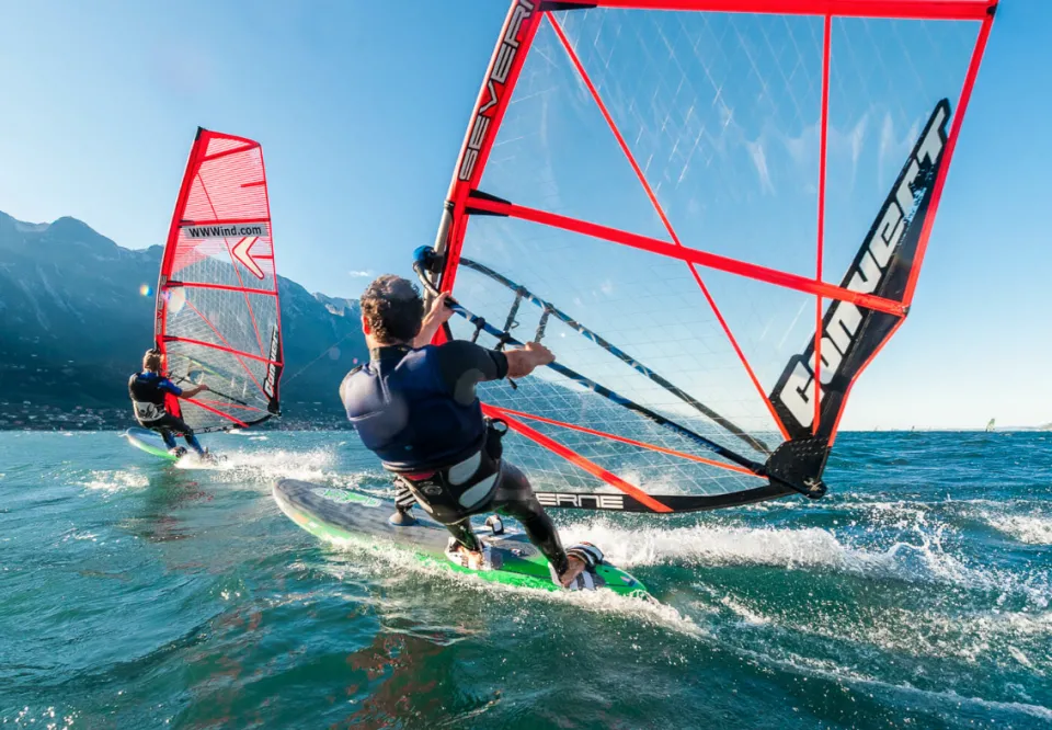 Sailing and windsurfing